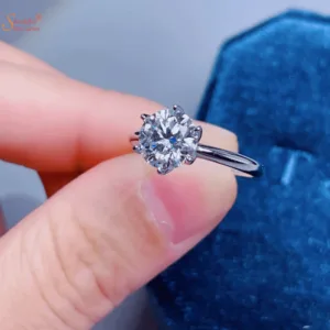 Round Shape Moissanite Diamond Ring