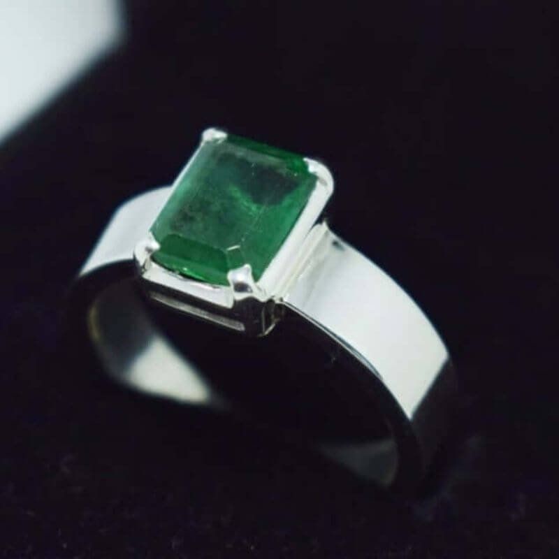 Solitaire Natural Oval Cut Emerald Engagement Ring
