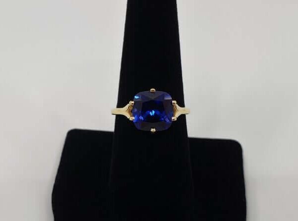 cushion cut blue sapphire ring