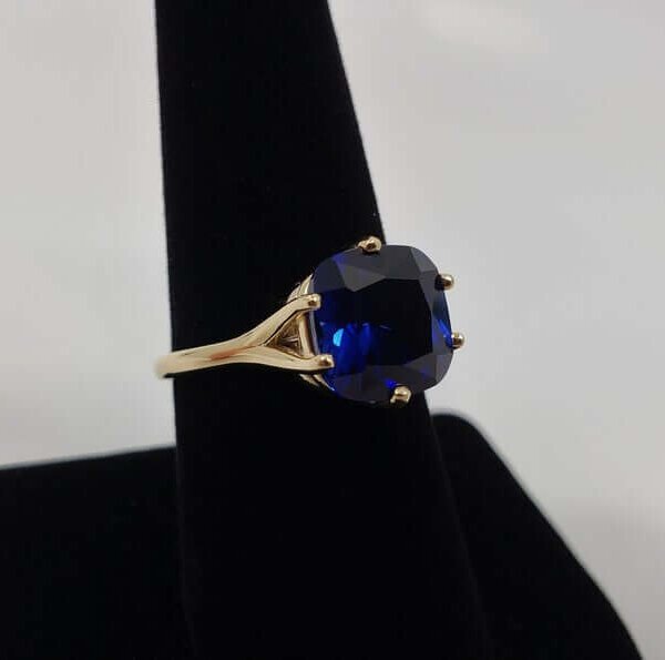 cushion cut blue sapphire ring