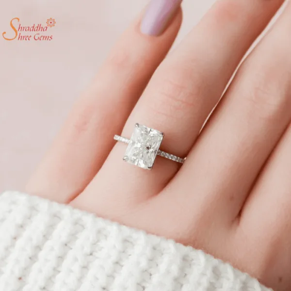 Diamond engagement ring fashion for female