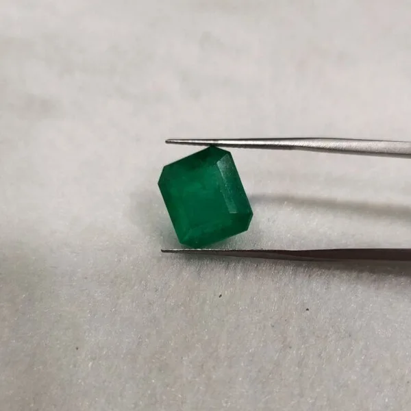 8 carat emerald