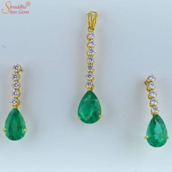 Emerald Gemstone & Moissanite Diamond Pendant Set