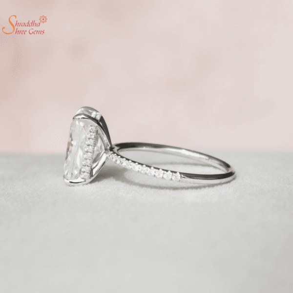 Beautiful Emerald Shape Moissanite Diamond Ring