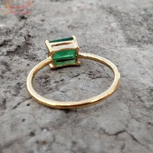 Natural Emerald (Panna) Gemstone