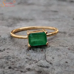Natural Emerald (Panna) Gemstone