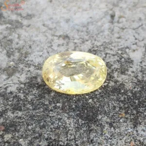 Oval Shape 9 Carat Yellow Sapphire Gemstone