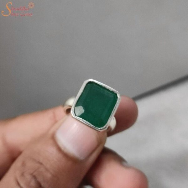 high quality emerald gemstone ring