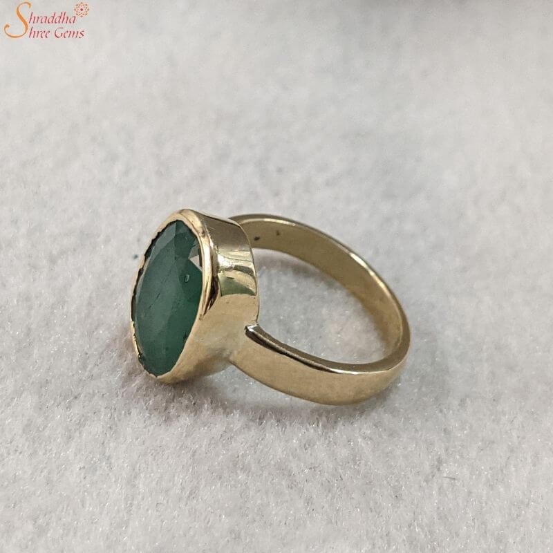 Oval 2 Carat Green Emerald Gemstone Brass Ring, Size: Adjustable at Rs 504  in Jaipur