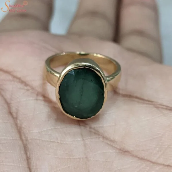 natural emerald gemstone ring in panchdhatu