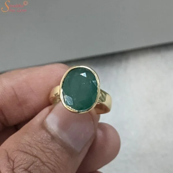 natural emerald gemstone ring in panchdhatu
