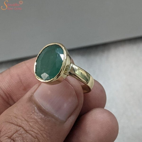 natural emerald gemstone ring in panchdhatu