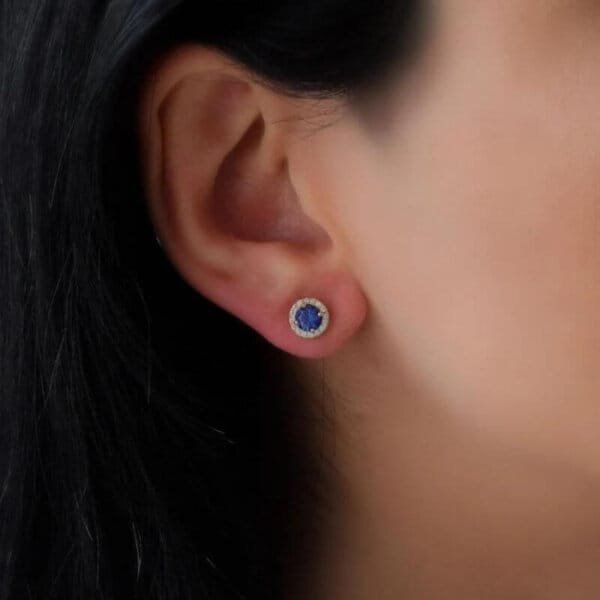 round shape blue sapphire gemstone studs