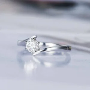 6 prong moissanite diamond ring
