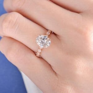 oval shape moissanite diamond anniversary ring