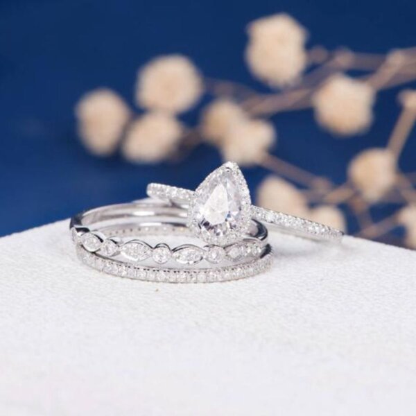 pear cut moissanite diamond wedding ring set