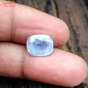 loose blue sapphire gemstone
