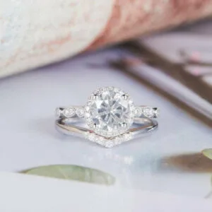 round shape moissanite ring set