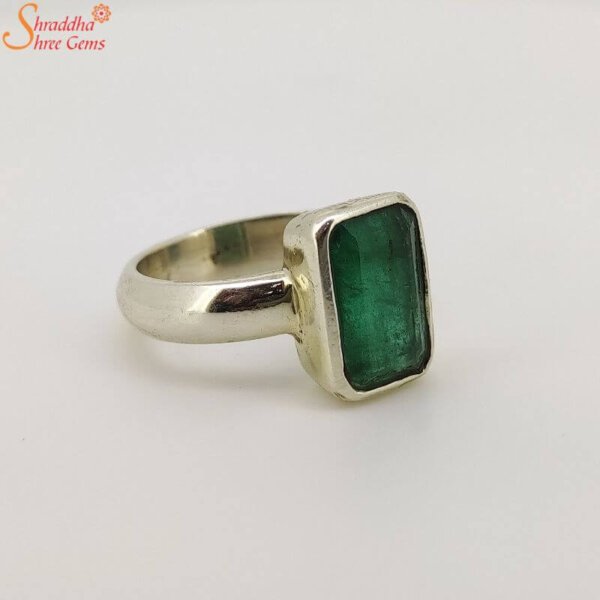 natural emerald gemstone ring