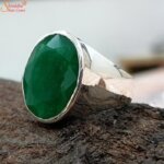 oval emerald ring