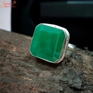 dark green emerald ring