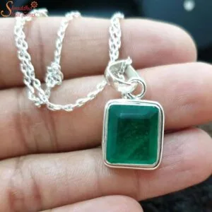 emerald gemstone pendant