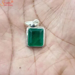 emerald gemstone pendant