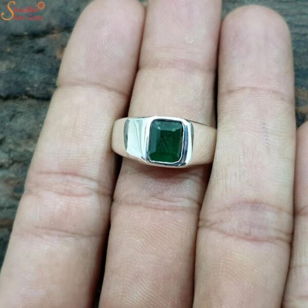Emerald panna ring