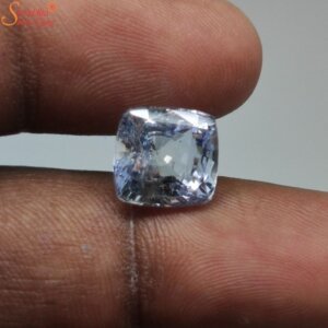 loose blue sapphire gemstone