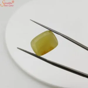 loose yellow sapphire gemstone