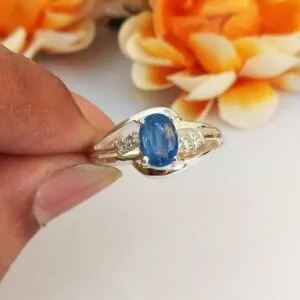 blue sapphire silver ring
