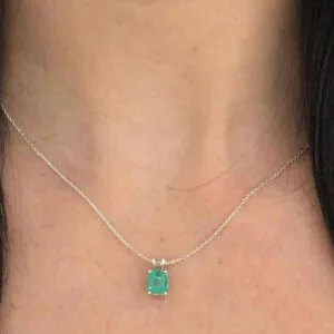emerald solitaire necklace