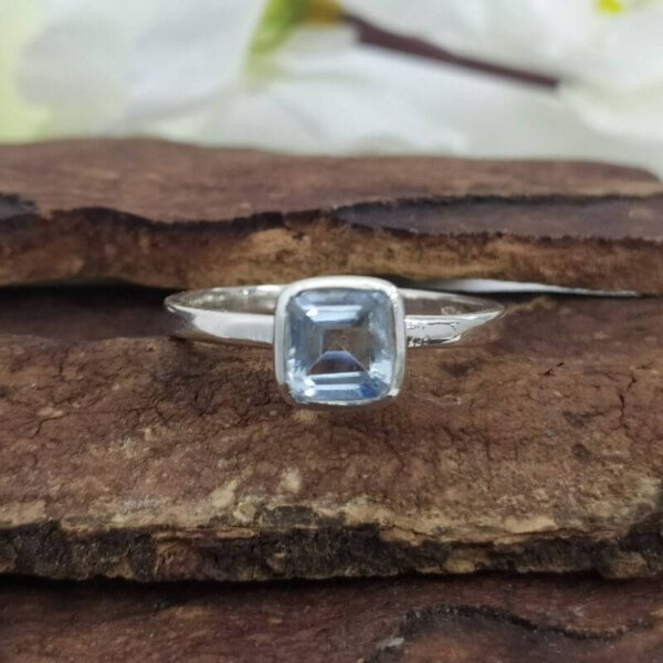 natural aquamarine gemstone ring