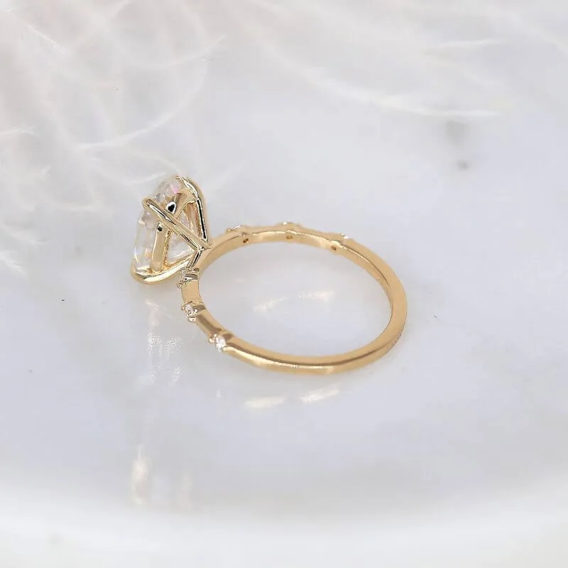 oval moissanite diamond engagement ring