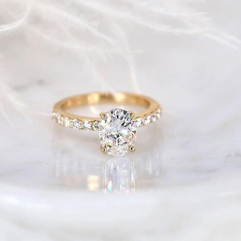 Enchanting 18 Karat Yellow Gold And Diamond Solitaire Finger Ring