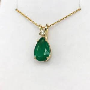 pear shape emerald pendant