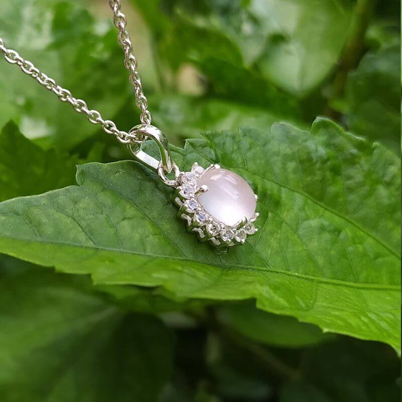 Beaded Pearl Neacklace Tangled With Sacrosant Cz Stone Pendant And Ear –  Mangatrai Gems & Jewels Pvt Ltd