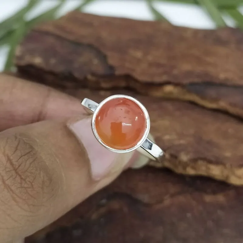 round carnelian gemstone ring