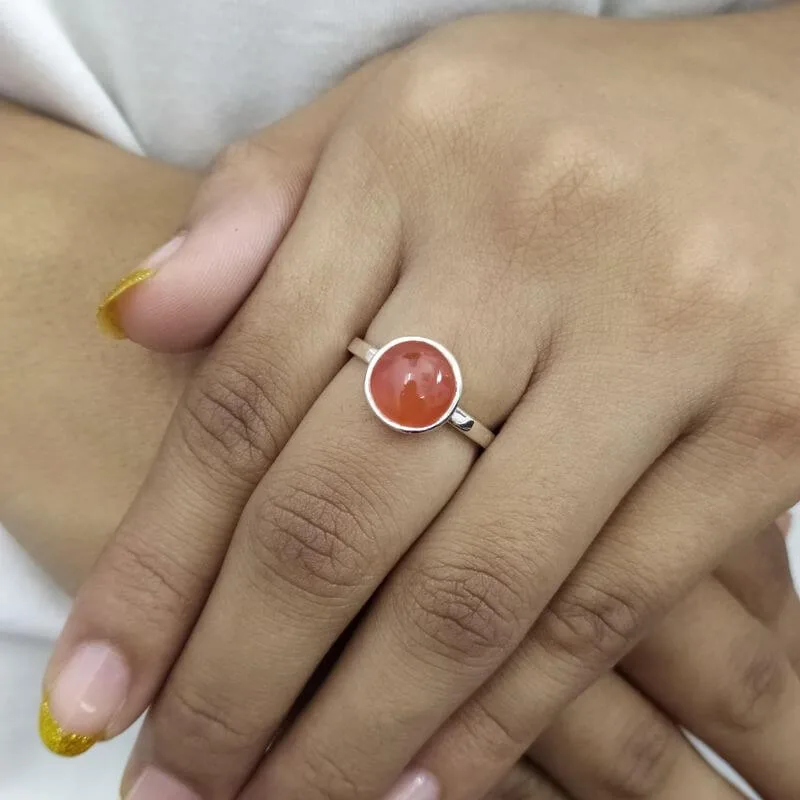 round carnelian gemstone ring