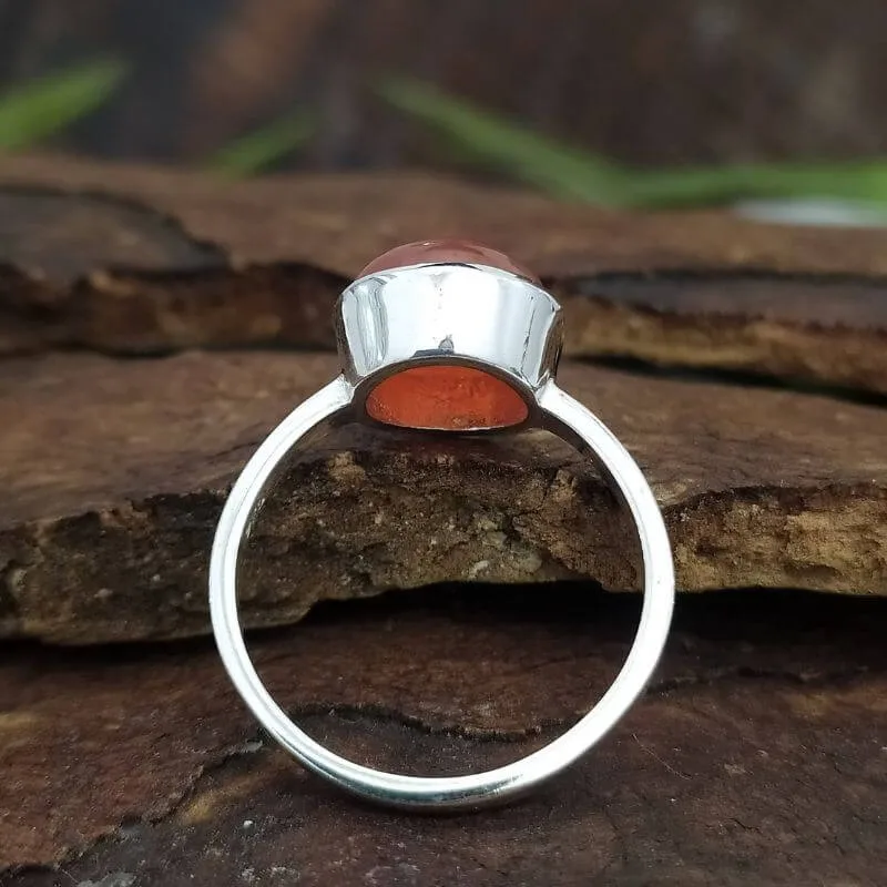 round carnelian gemstone ring