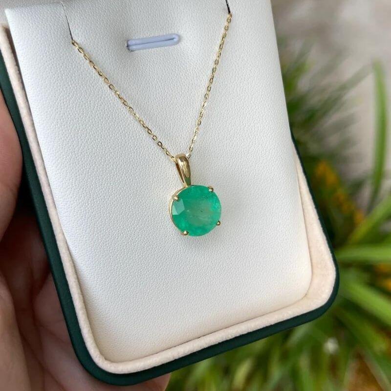 Round Shaped Emerald Gemstone Pendant, Panna Necklace