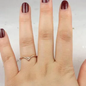 v shaped moissanite diamond band