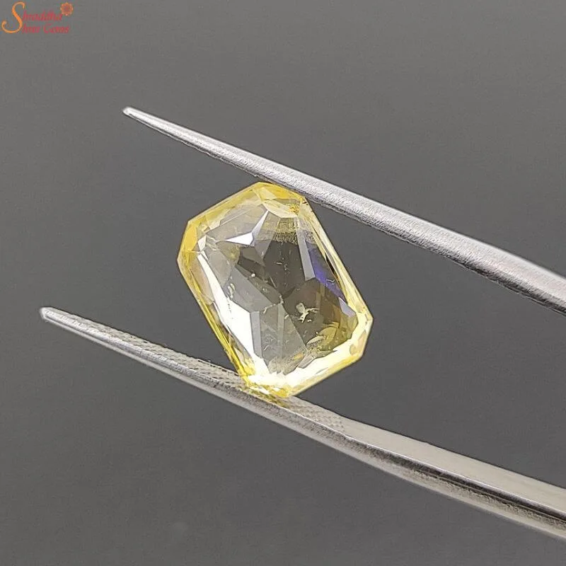 very high quality yellow sapphire gemstone