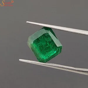 4 carat emerald gemstone
