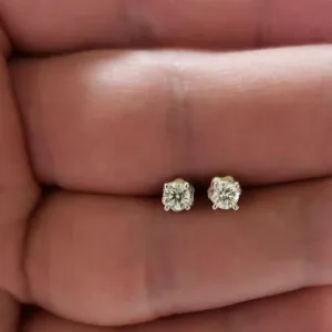 4 mm moissanite diamond earring studs
