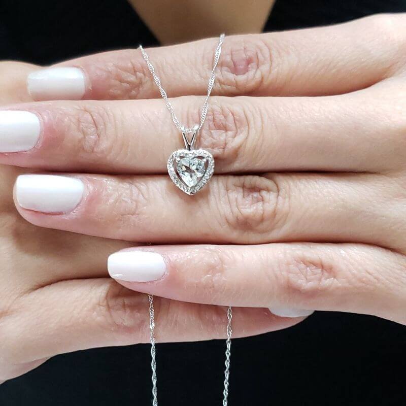 Labradorite Heart Necklace, Healing Crystal Heart Gemstone Pendant Necklaces,  Natural Spiritual Reiki Stone Jewelry for Women