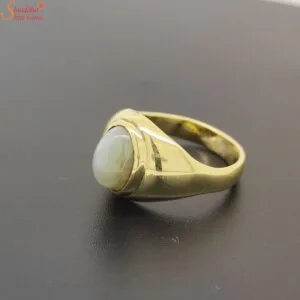 chrysoberyl cats eye gemstone ring