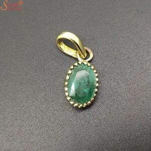 emerald gemstone pendant