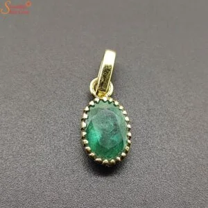 emerald gemstone pendant