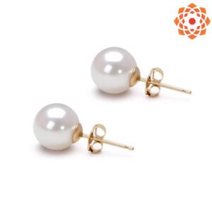 Natural White Pearl Earring.